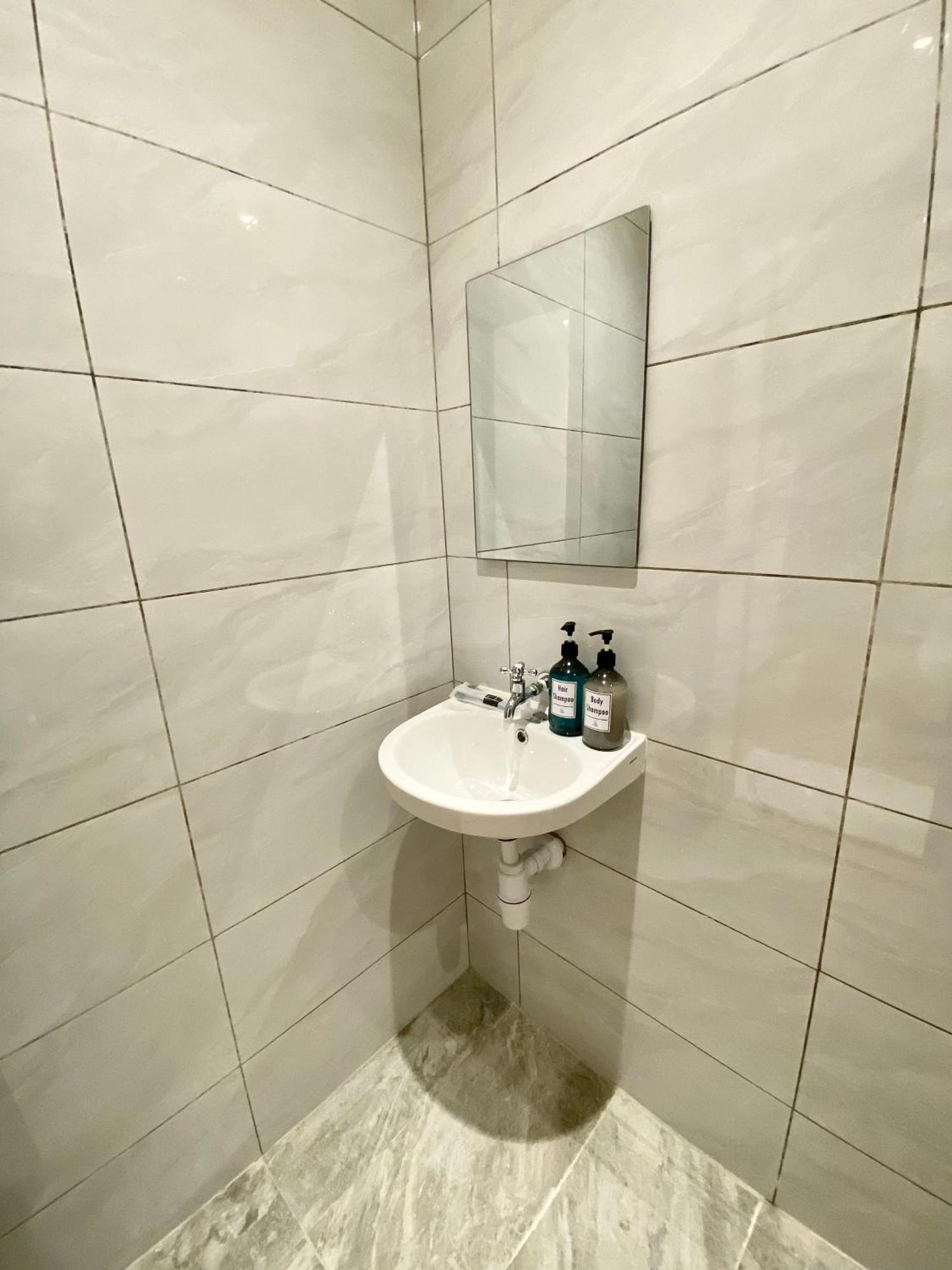 The 6N By Sky Hive Otel George Town Dış mekan fotoğraf